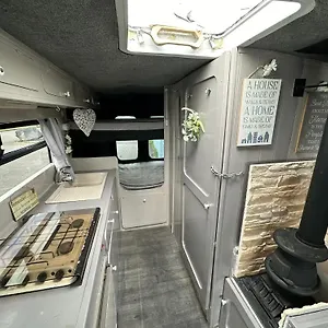 Retro Camper Hire Dublín